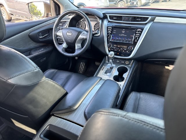 Used 2017 Red Nissan Platinum image 25