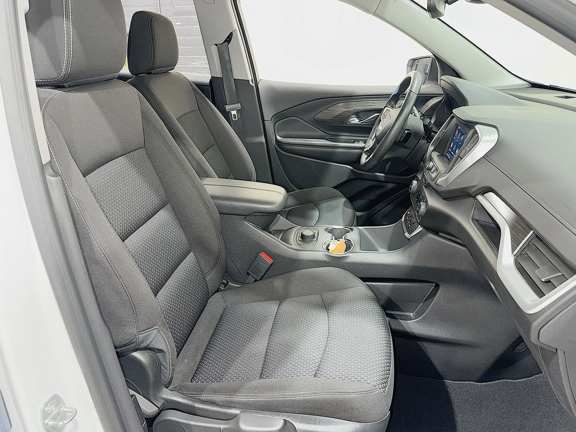 Used 2023 Summit White GMC SLE image 25
