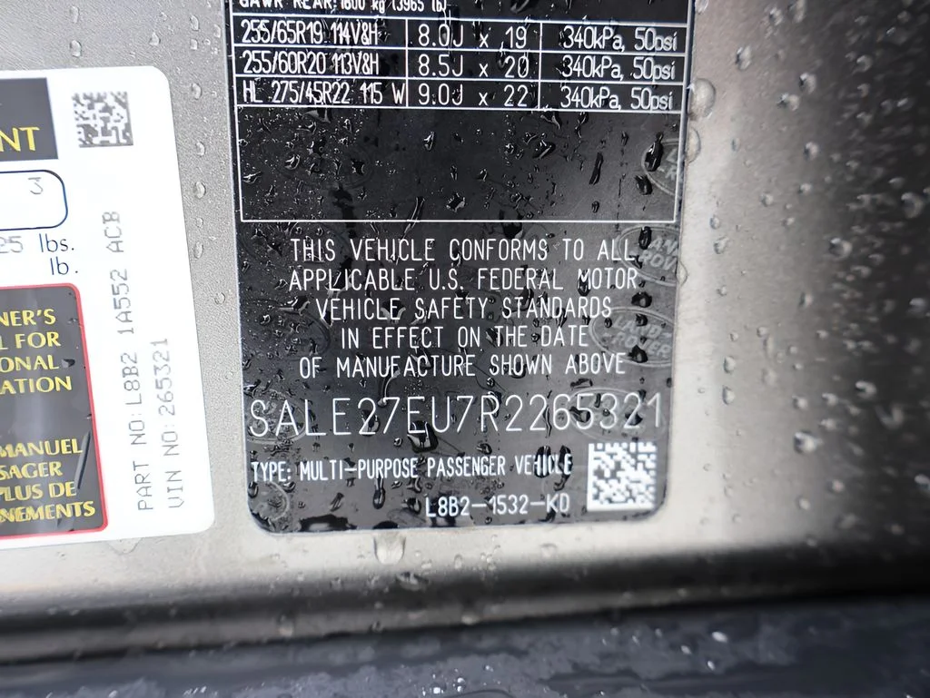 Certified Used 2024 Silicon Silver Premium Metallic Land Rover X-Dynamic SE image 39