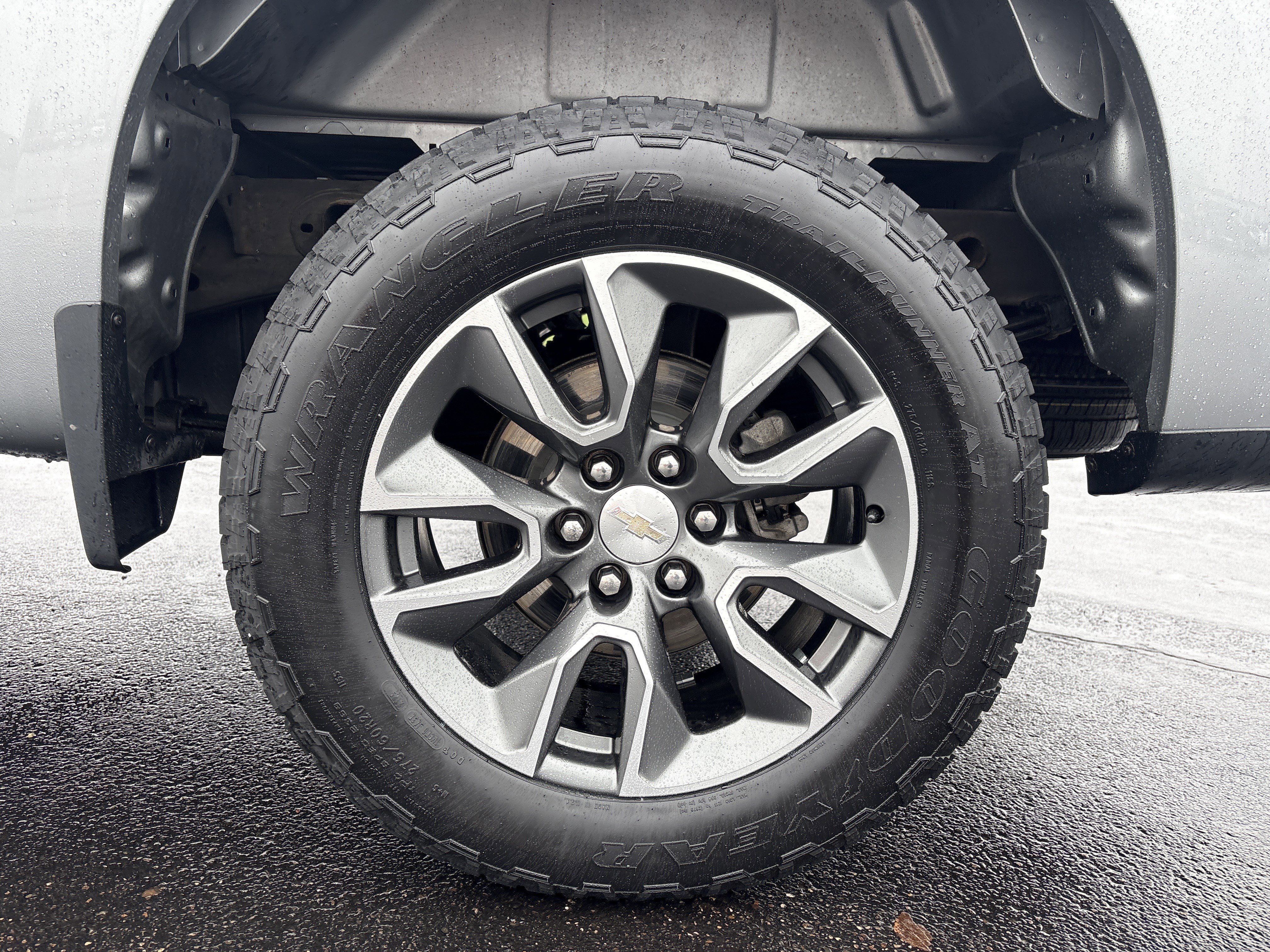 Used 2024 Sterling Gray Metallic Chevrolet LT (2FL) image 19