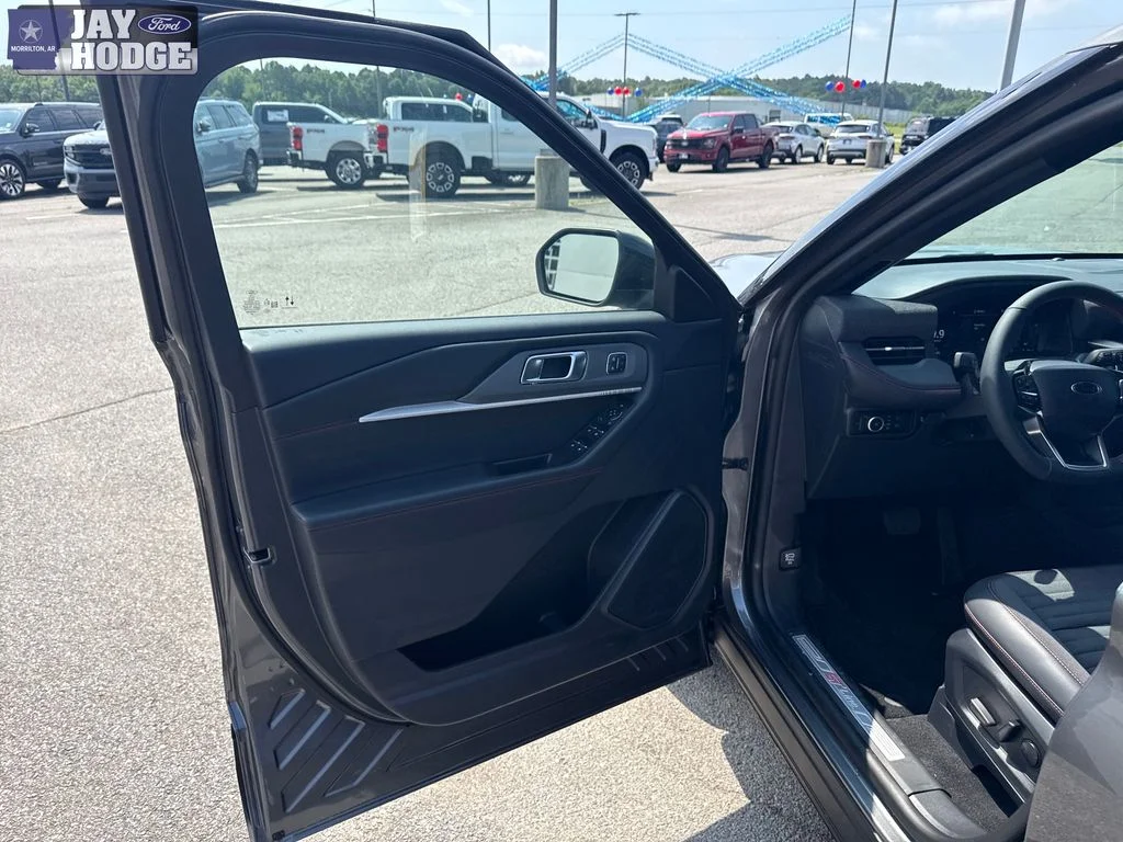 New 2026 Carbonized Gray Metallic Ford ST-Line image 22