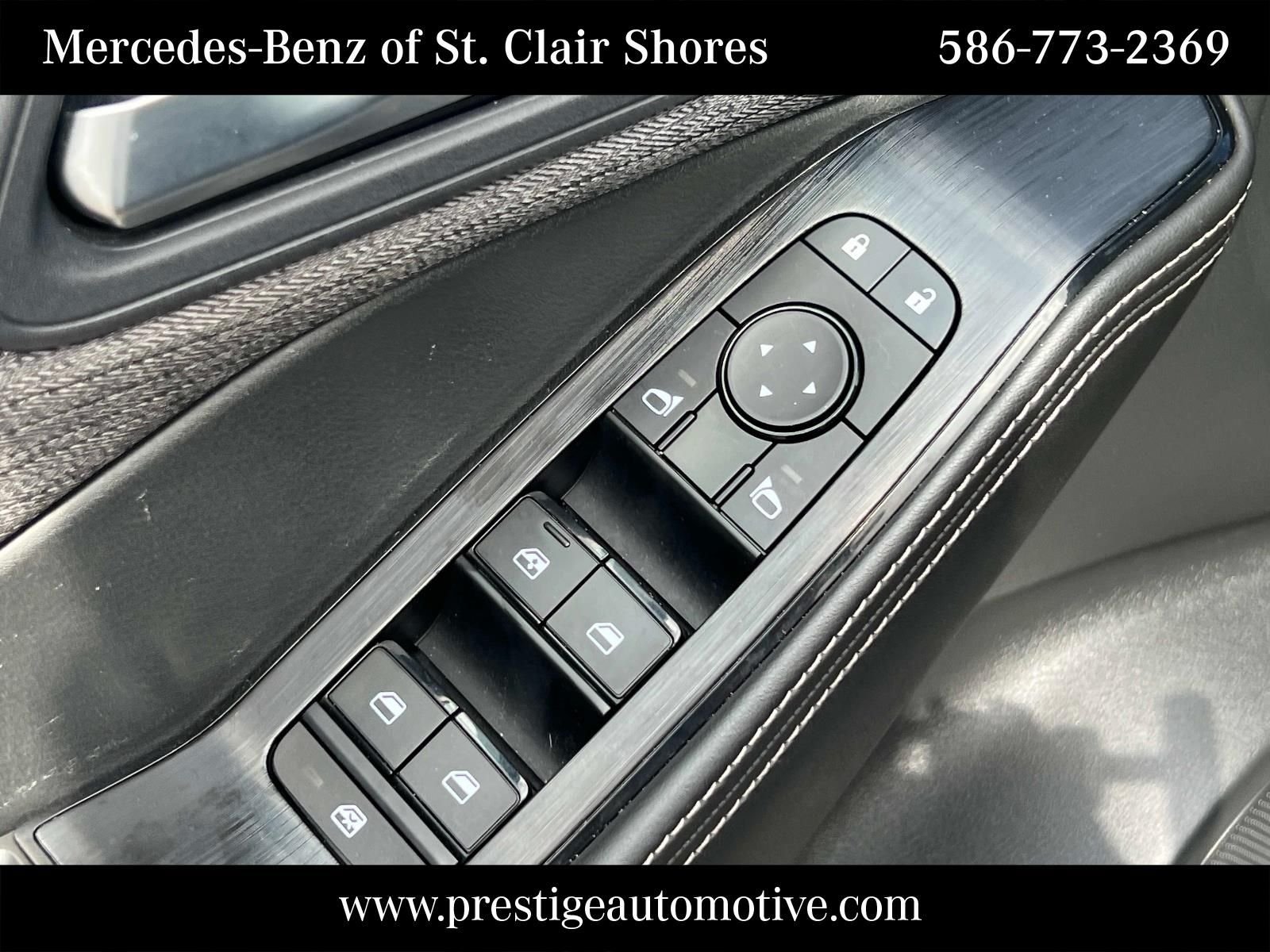 Used 2022 Gray Nissan SV image 19