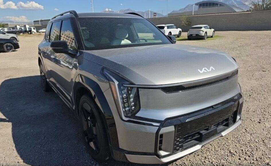 Used 2024 Pebble Gray Kia GT-Line image 2