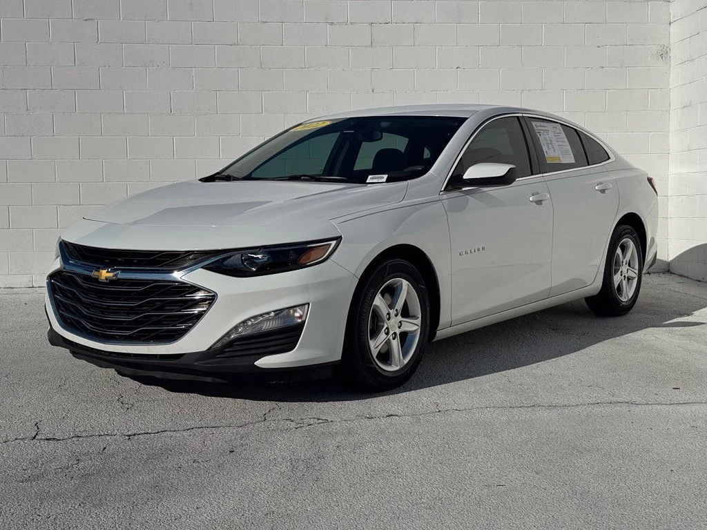 Used 2022 SUMMIT WHITE Chevrolet LT image 9