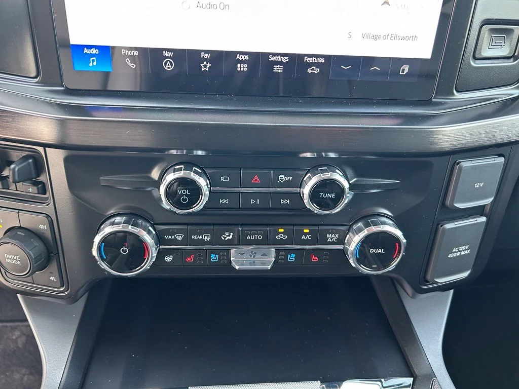 New 2027 Star White Metallic Tri-Coat Ford F-350® Lariat® image 16