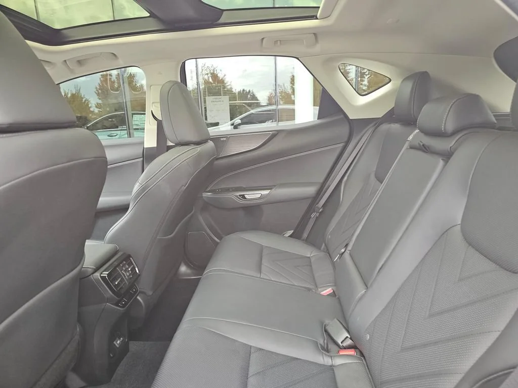 Used 2024  Lexus NX 350 Luxury image 21