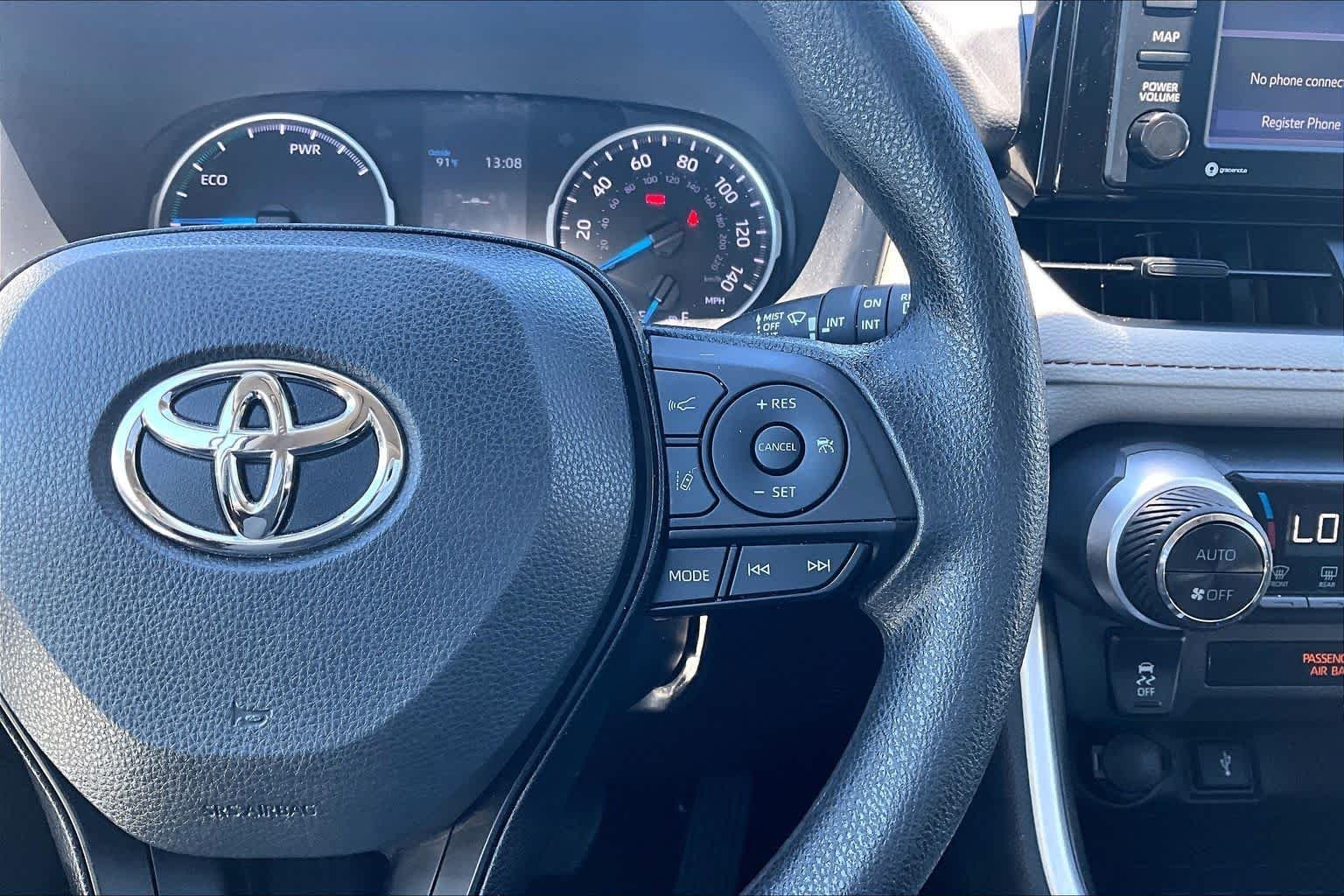 Used 2022 White Toyota Hybrid XLE image 24
