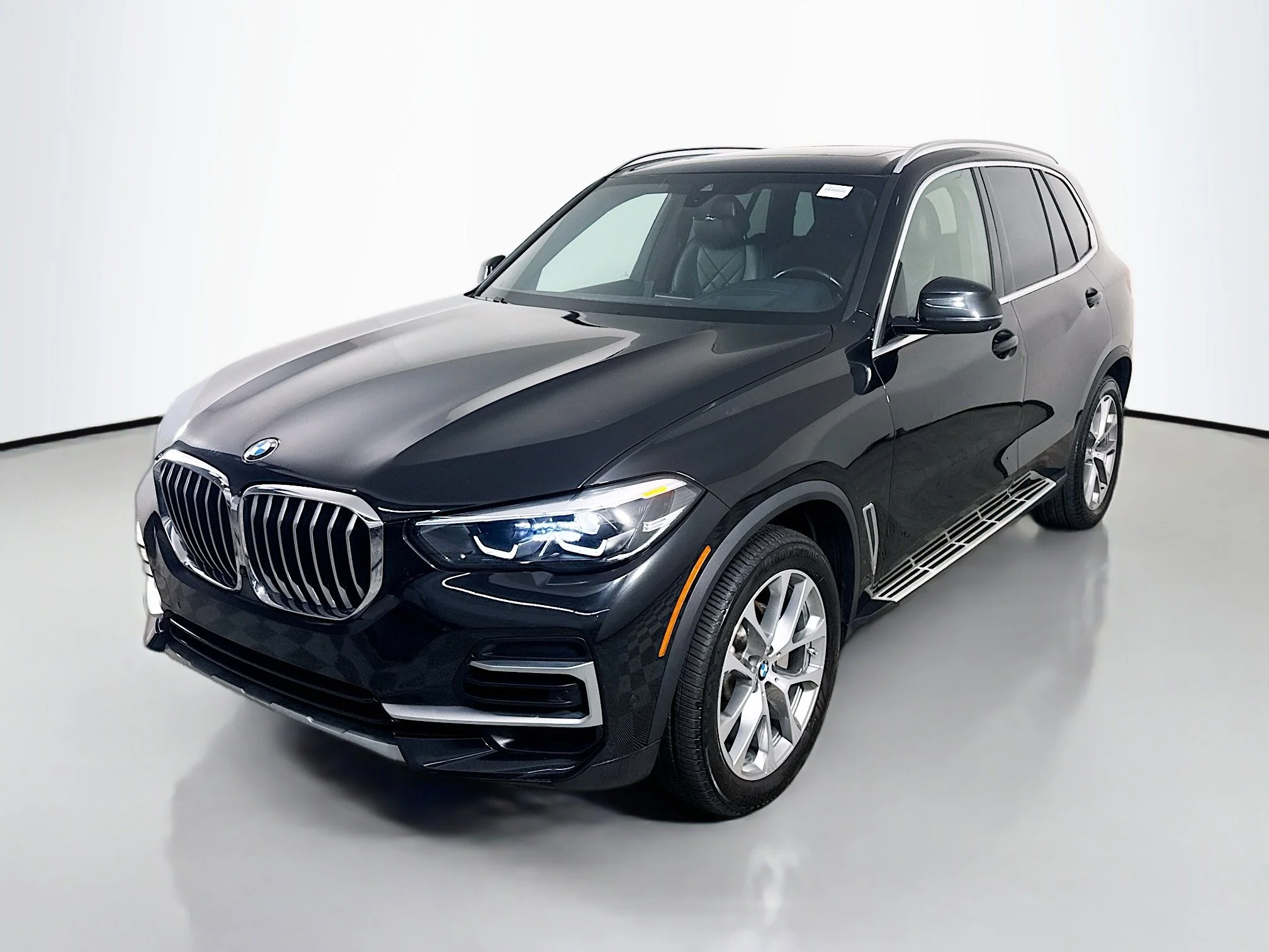 Used 2023 Black Sapphire Metallic BMW sDrive40i image 3