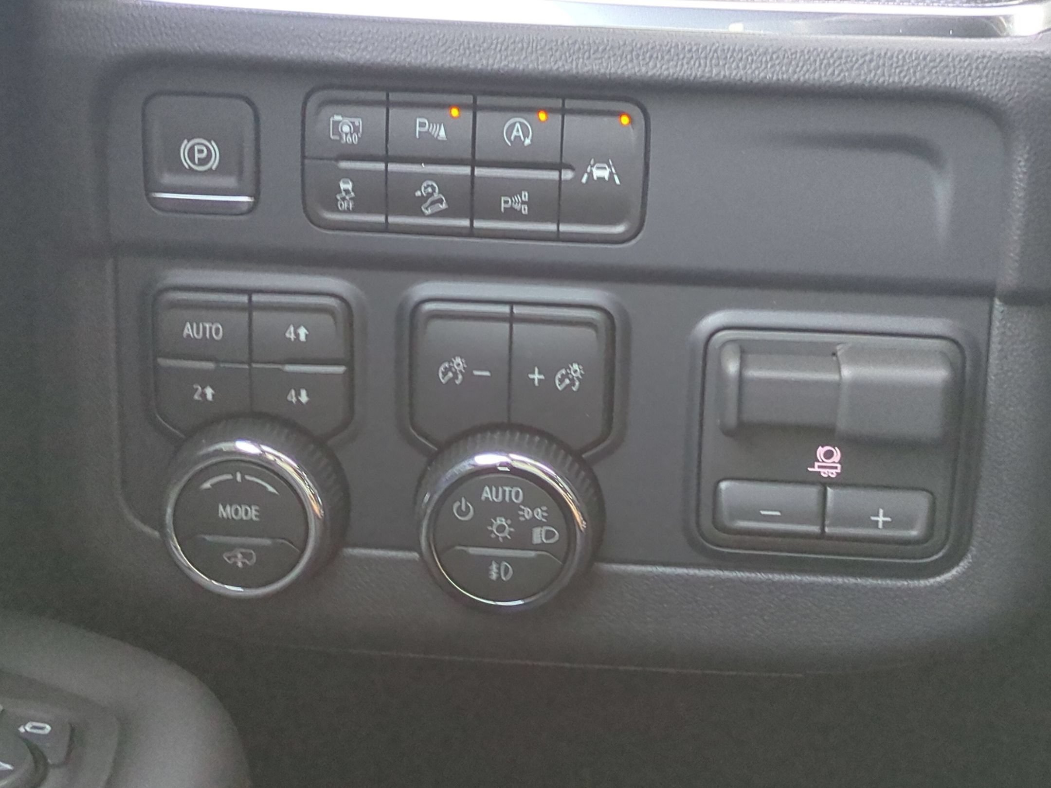 2026 Chevrolet Suburban RST - Photo 27