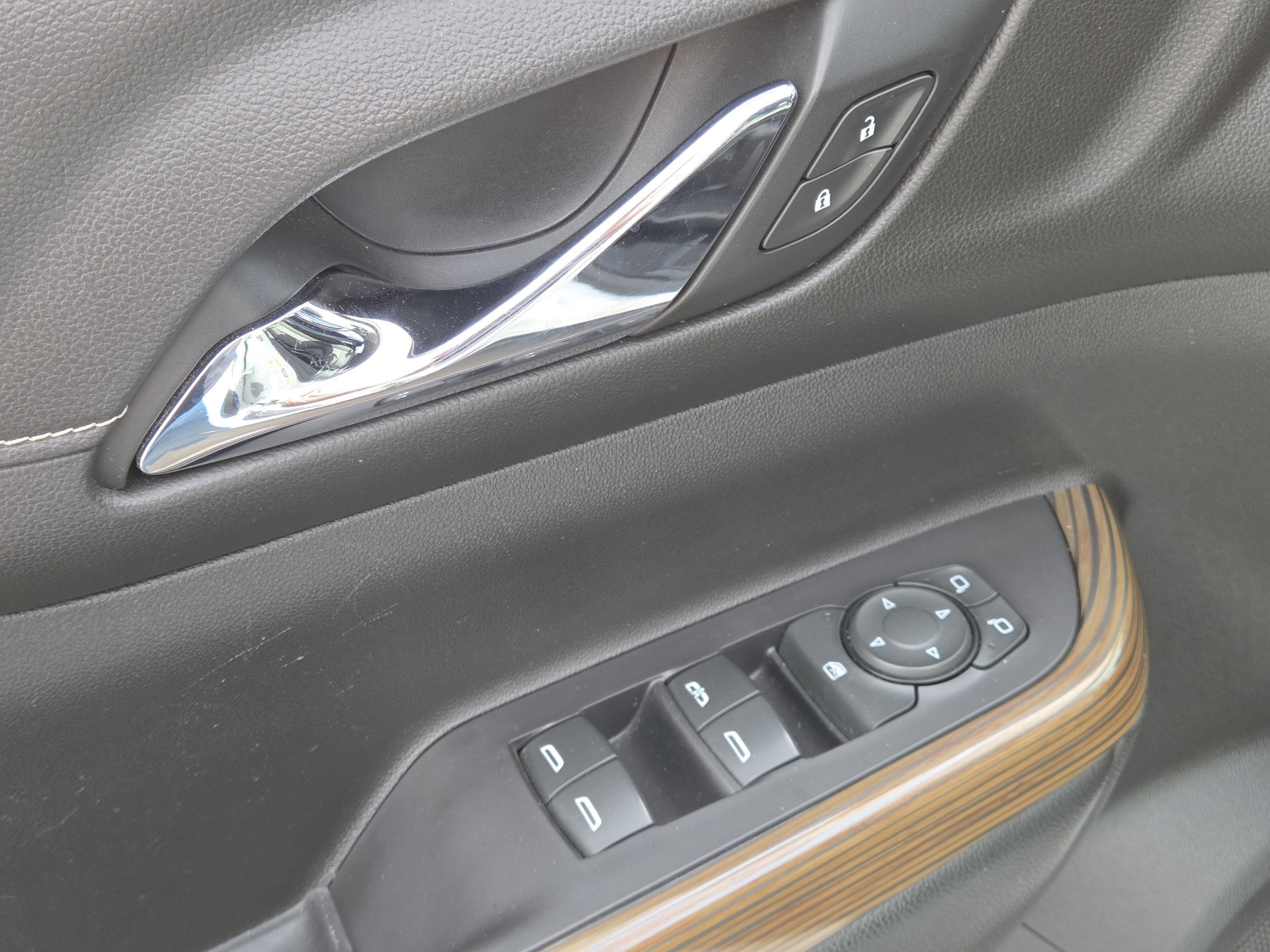 Used 2020 Summit White GMC SLE image 29