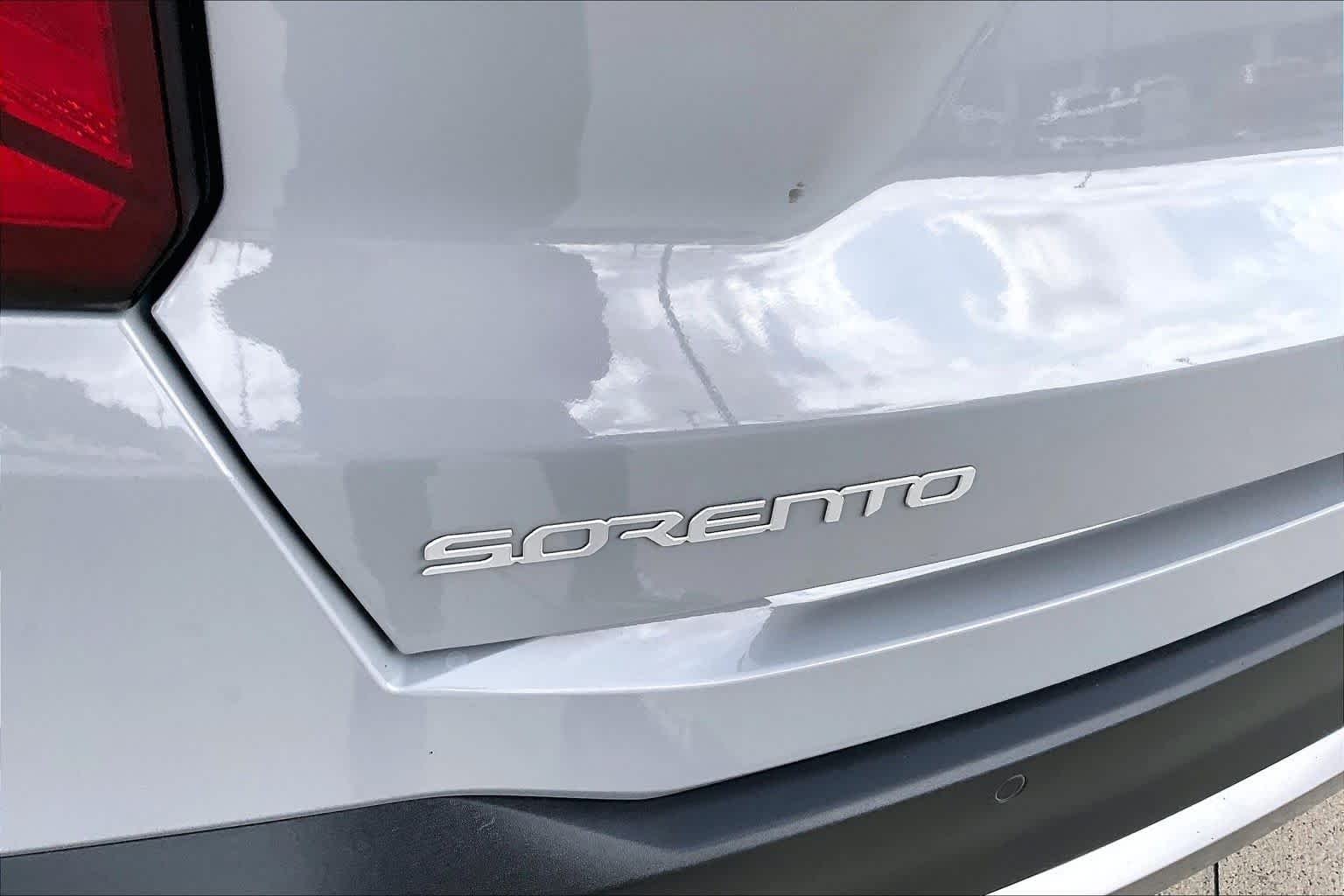 2025 Kia Sorento S - Photo 10
