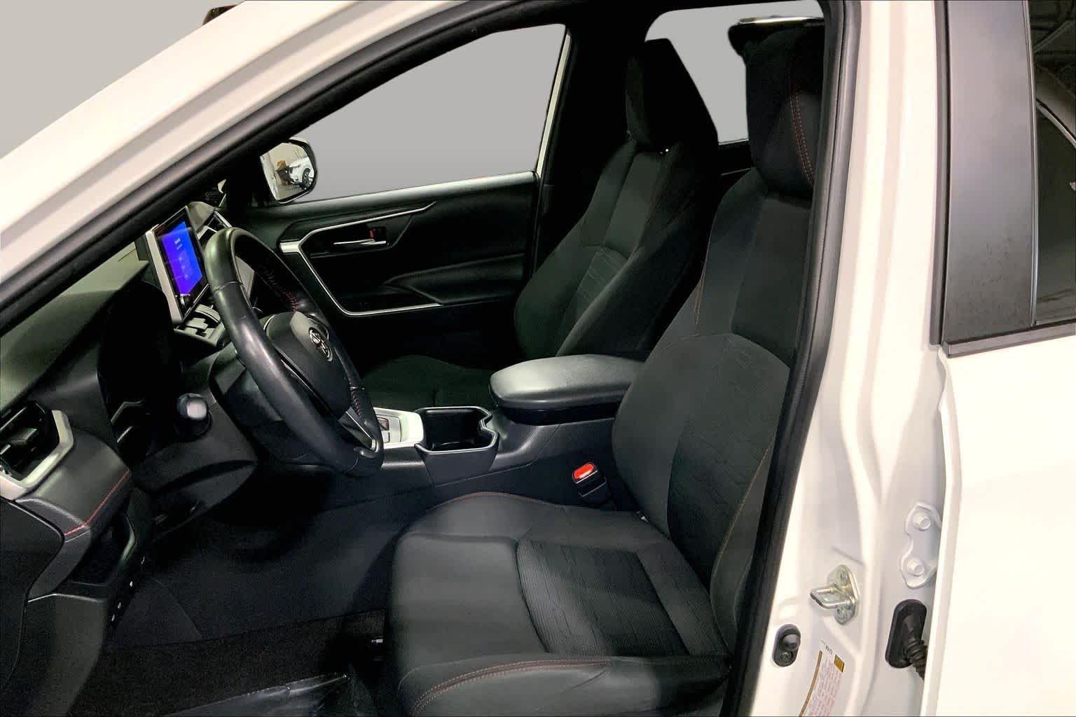 Used 2023 Ice Cap Toyota SE image 8