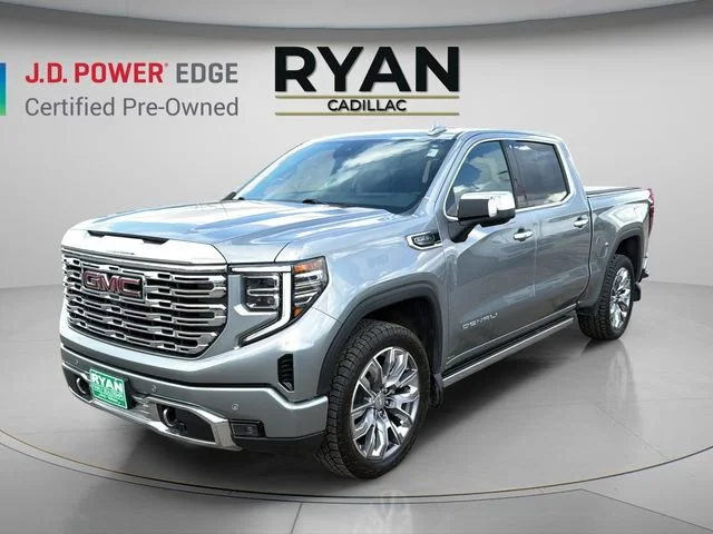 2023 GMC Sierra 4WD Crew Cab Short Box Denali's photo