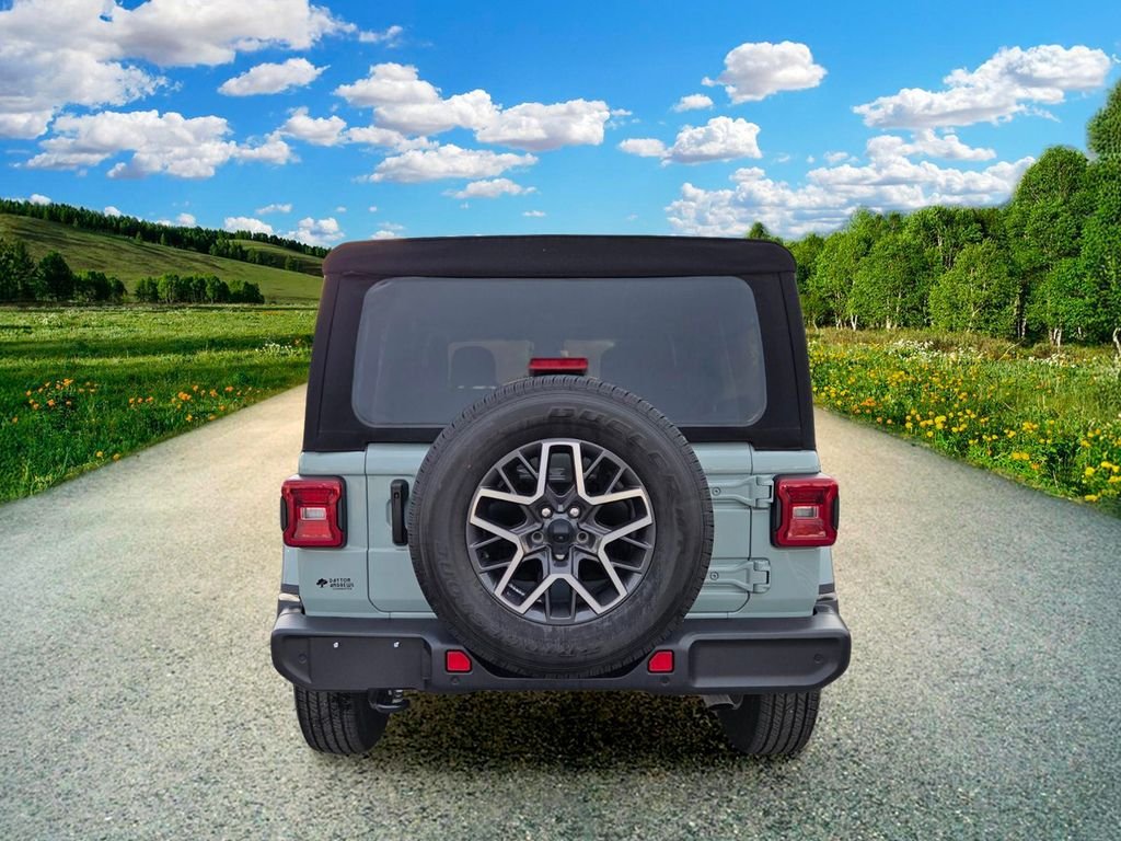 Used 2024 Gray Jeep Sahara image 5