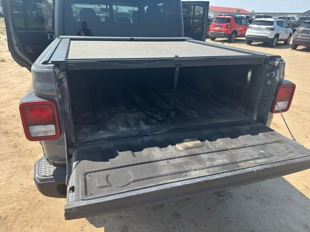 Used 2022 Sting-Gray Clearcoat Jeep Mojave image 18