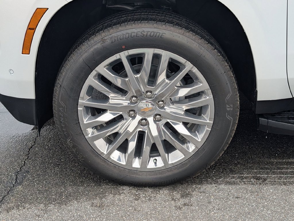 2026 Chevrolet Suburban LT - Photo 11