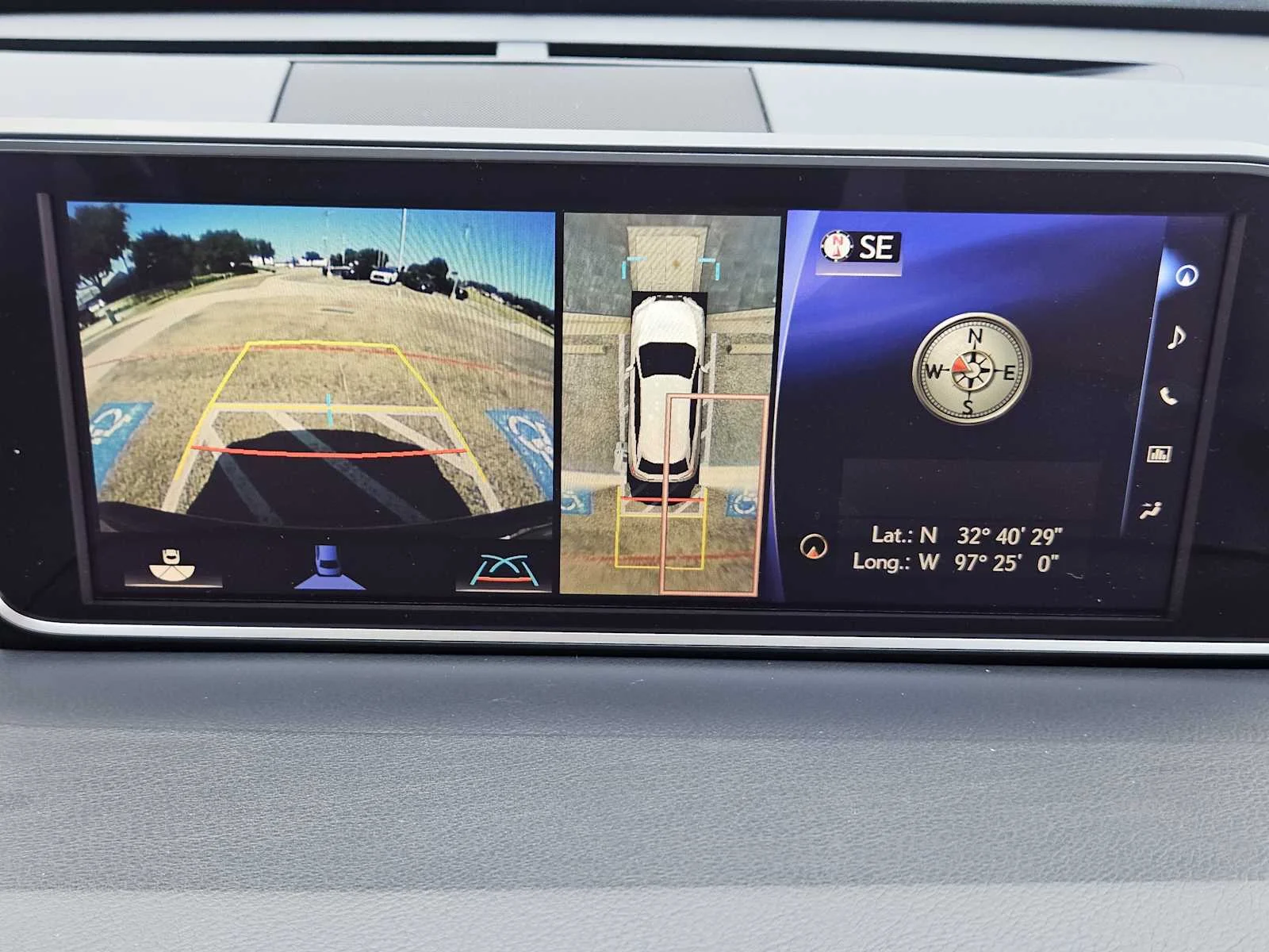 Used 2019 Atomic Silver Lexus  image 12
