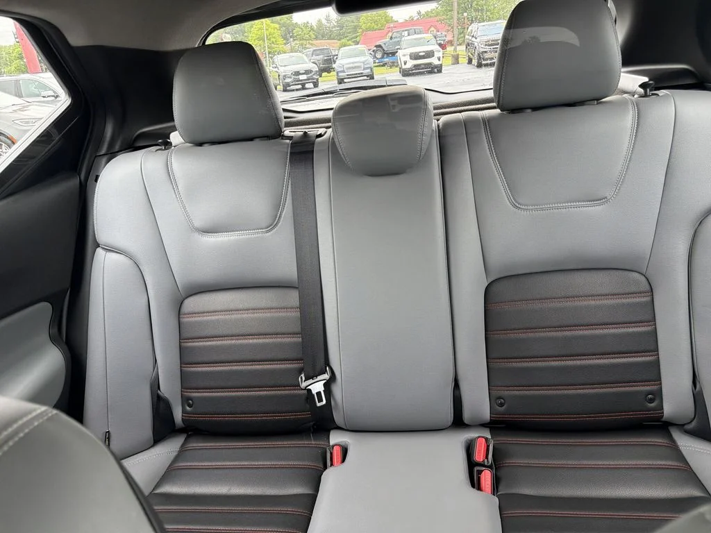 Used 2023 Gray Nissan SR image 10