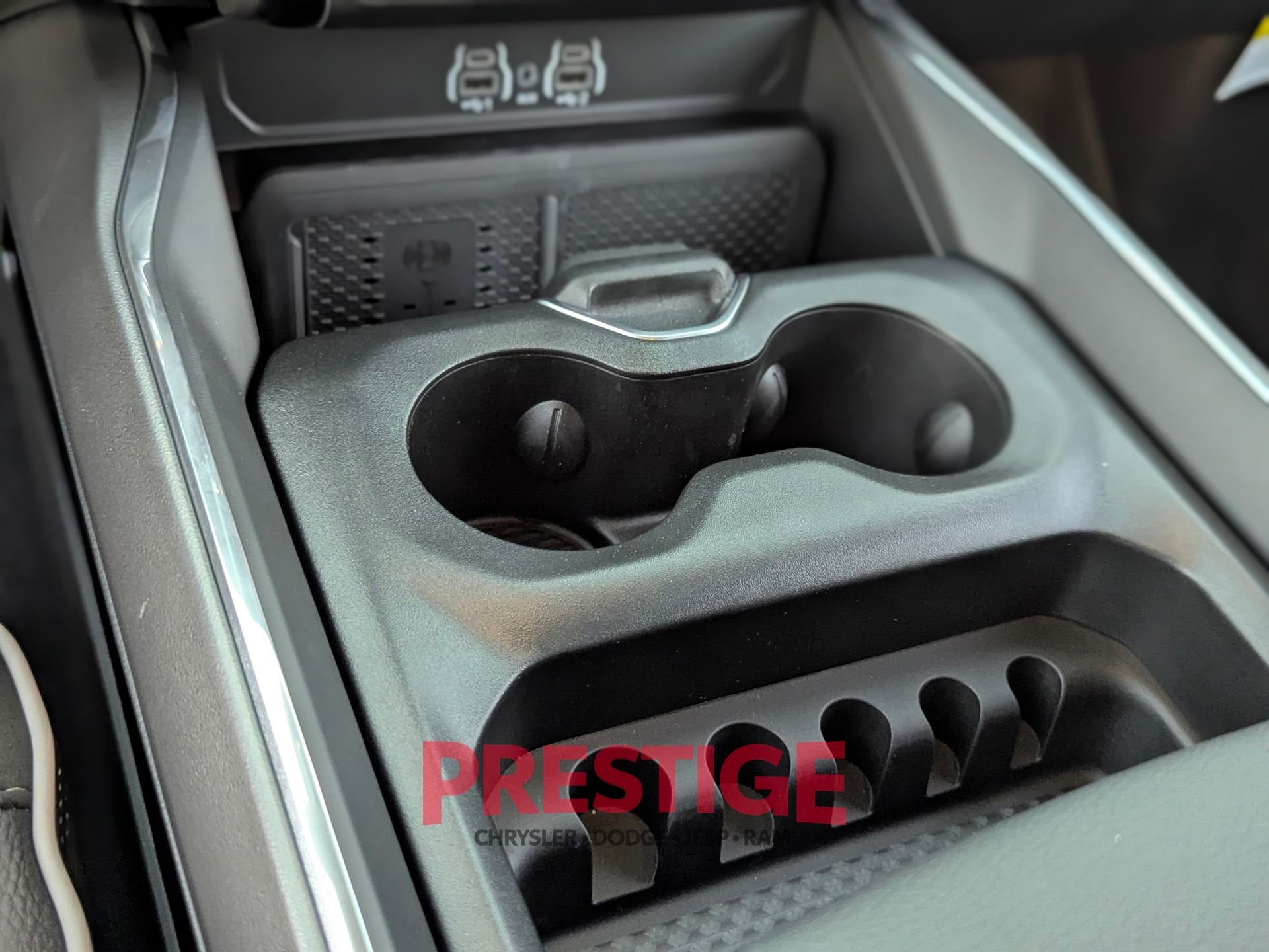 New 2026 Diamond Black Crystal Pearl-Coat Exterior Paint RAM Laramie image 21