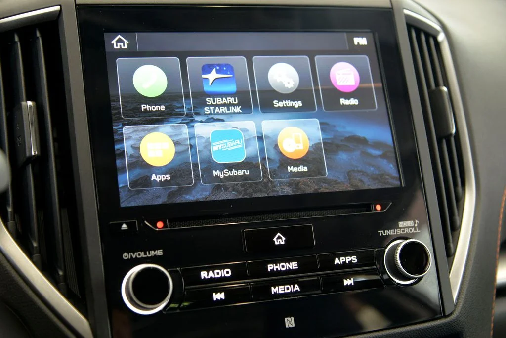 Used 2020 Silver Subaru Limited image 19