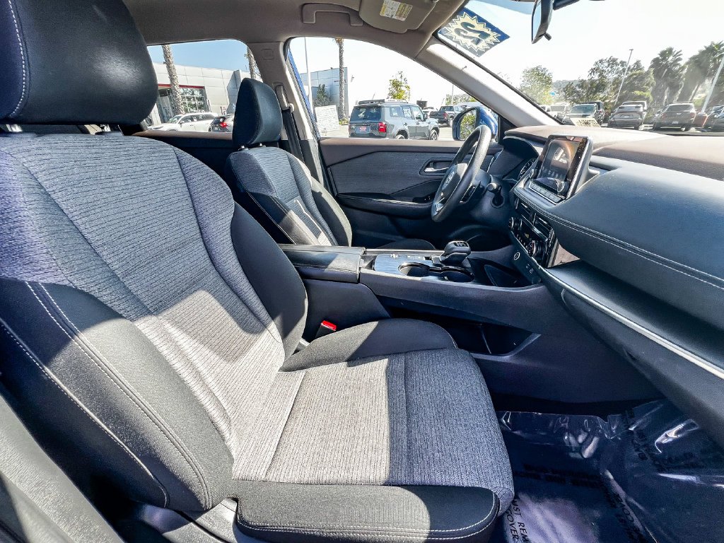 Used 2022 Caspian Blue Metallic Nissan SV image 15