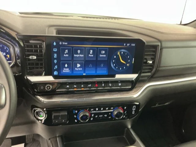 Used 2024  Chevrolet LTZ image 19
