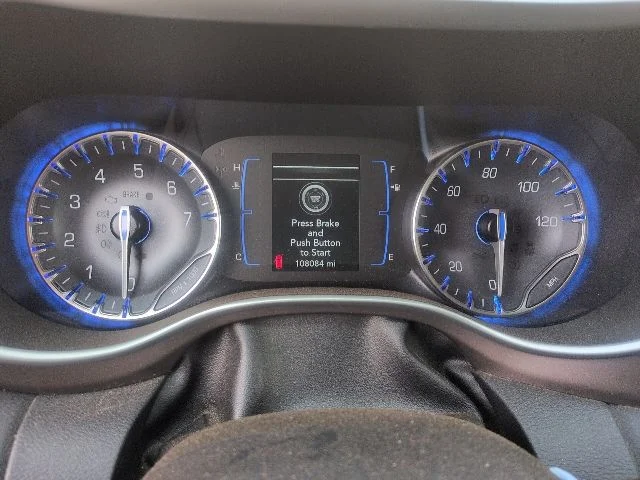 Used 2021 White Chrysler L image 9