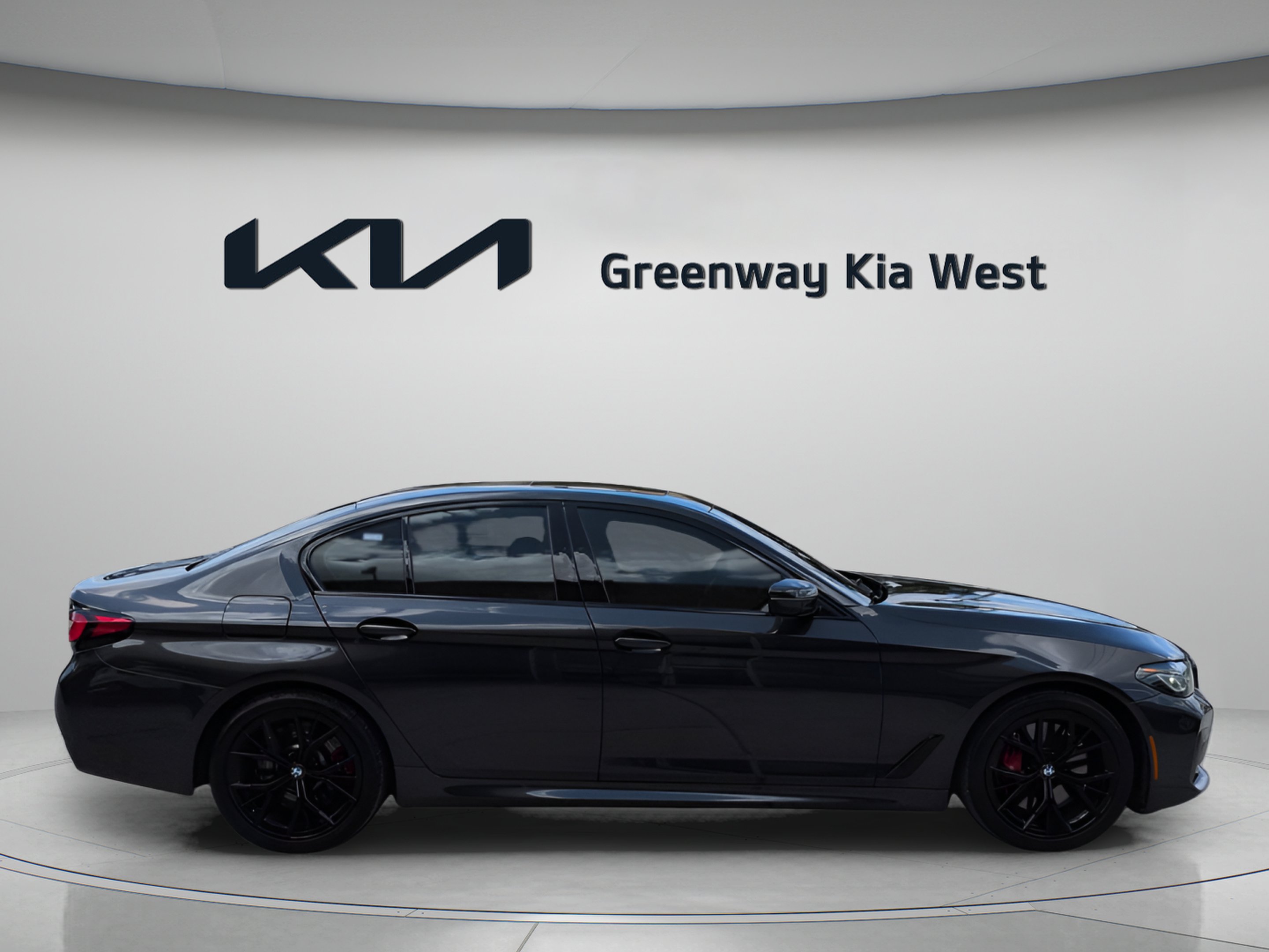Used 2021 Dark Graphite Metallic BMW 540i image 9