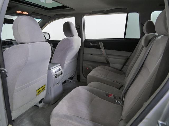 Used 2009 Silver Toyota Sport image 16