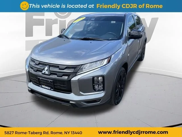 Used 2023 Silver Mitsubishi 2.0 ES image 1