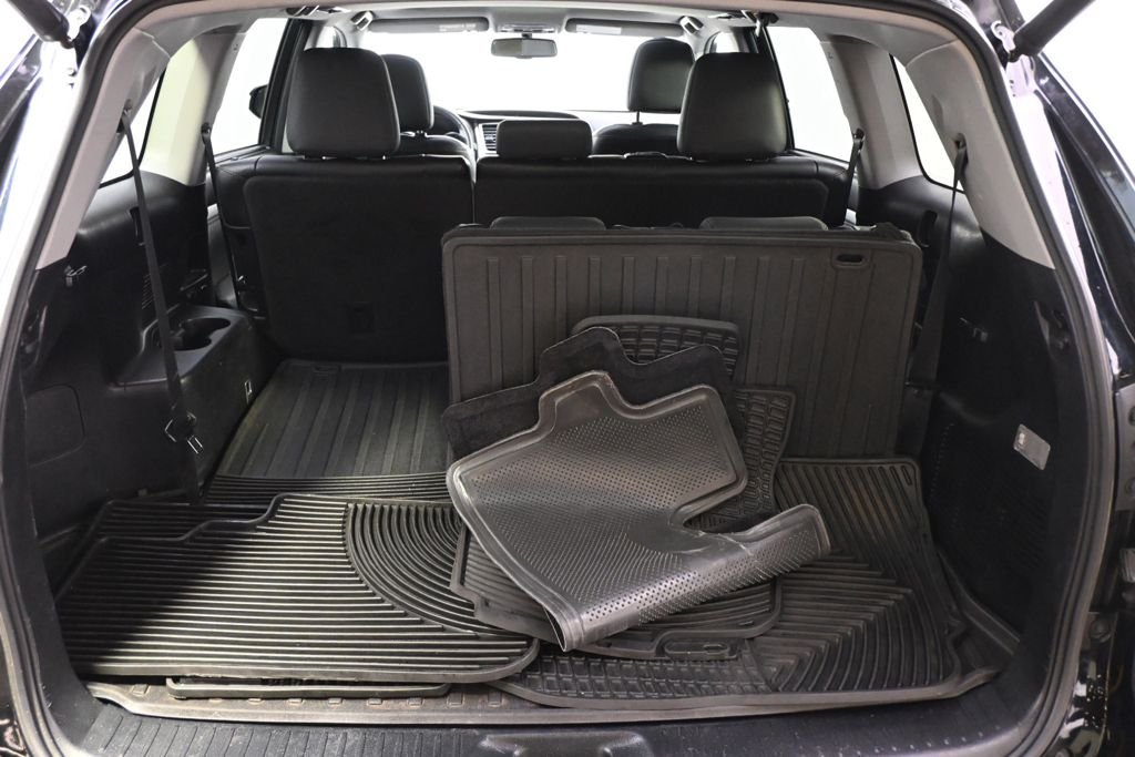 Used 2015 Attitude Black Metallic Toyota XLE V6 image 19