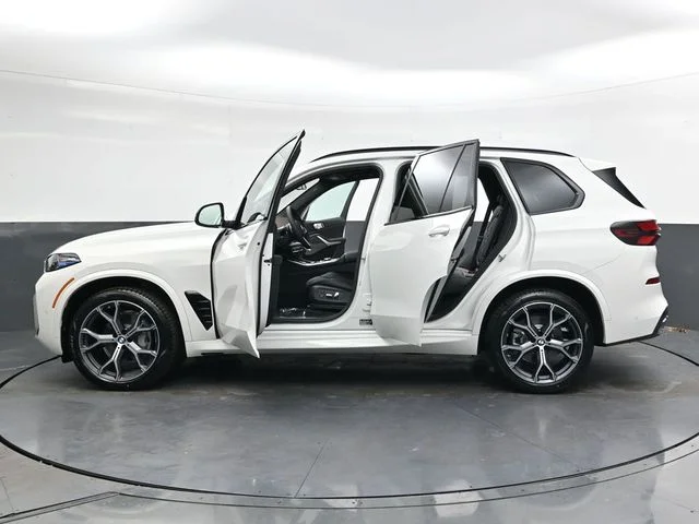 Used 2026 White BMW xDrive40i image 36