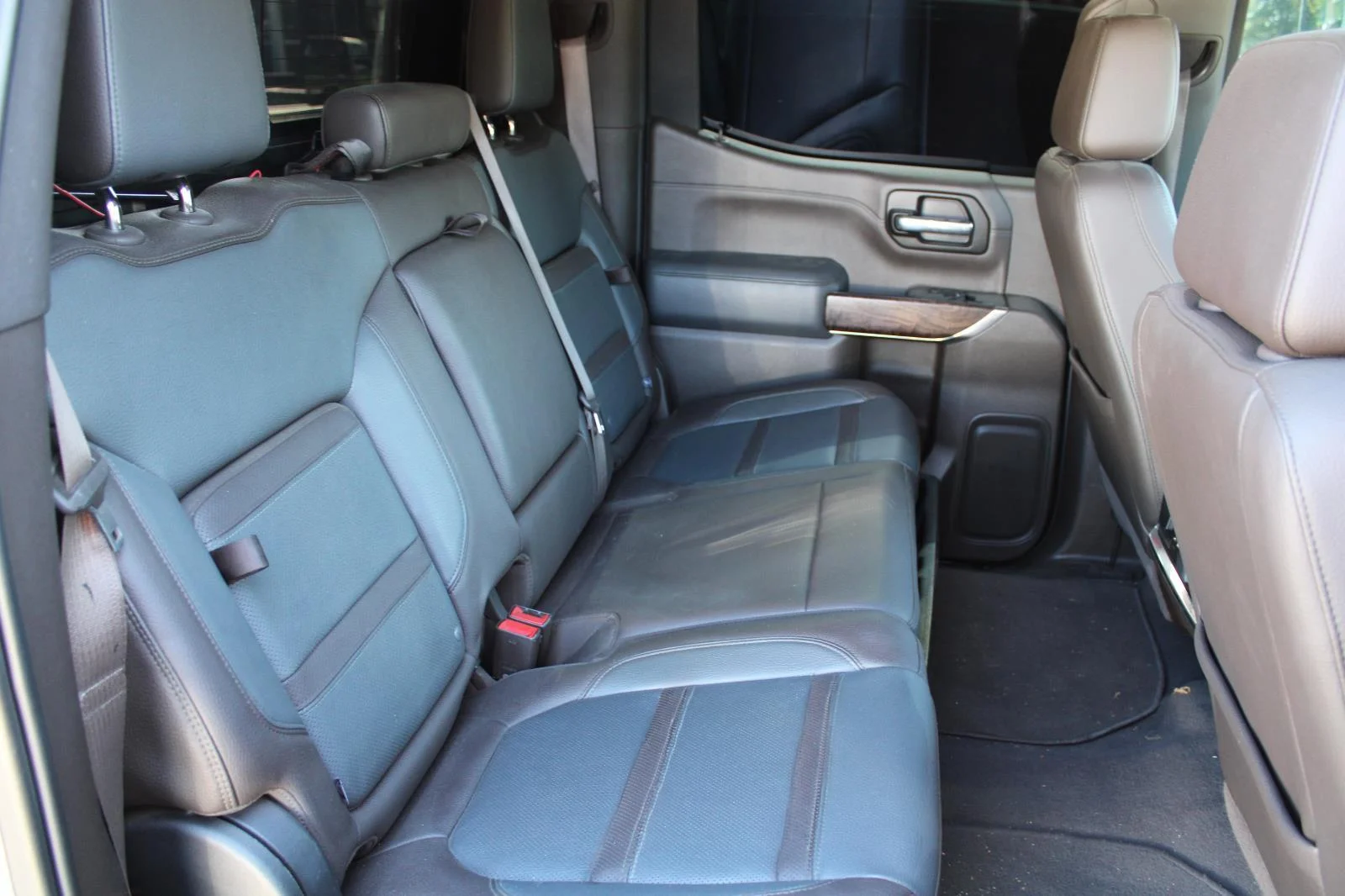 Used 2019 Satin Steel Metallic GMC Denali image 5