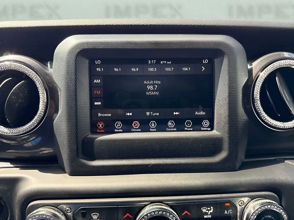Used 2021 White Jeep Unlimited Sport Altitude image 16