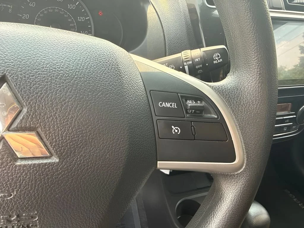 Used 2024  Mitsubishi ES image 15