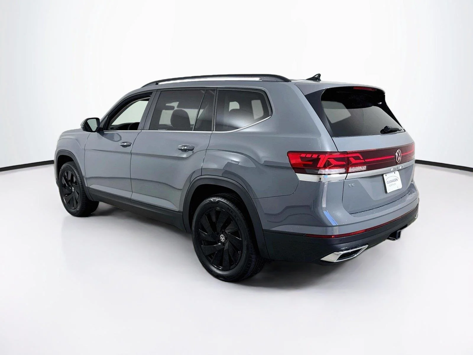 New 2026 Pure Gray Volkswagen 2.0T SE w/Technology image 7