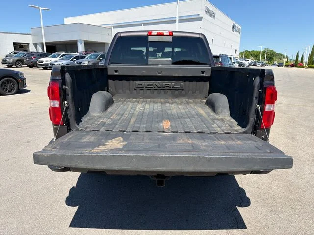 Used 2015 Silver GMC Denali image 24