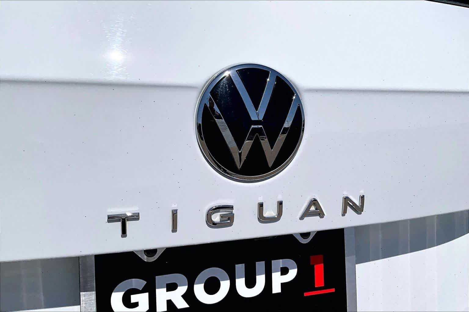 Used 2022 Pure White Volkswagen SE image 7
