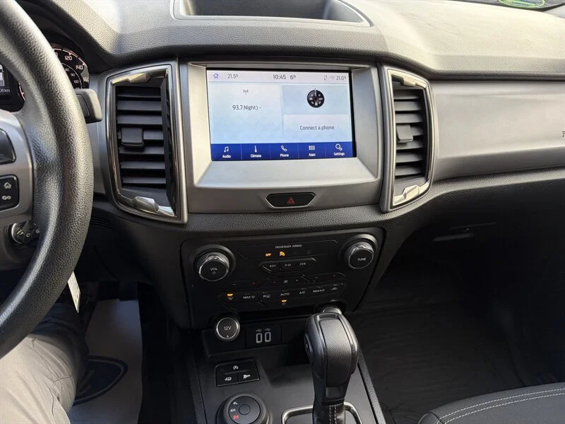Used 2021 Grey Ford XLT image 9