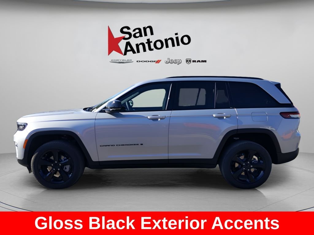 New 2025 Silver Zynith Exterior Paint Jeep Limited image 5