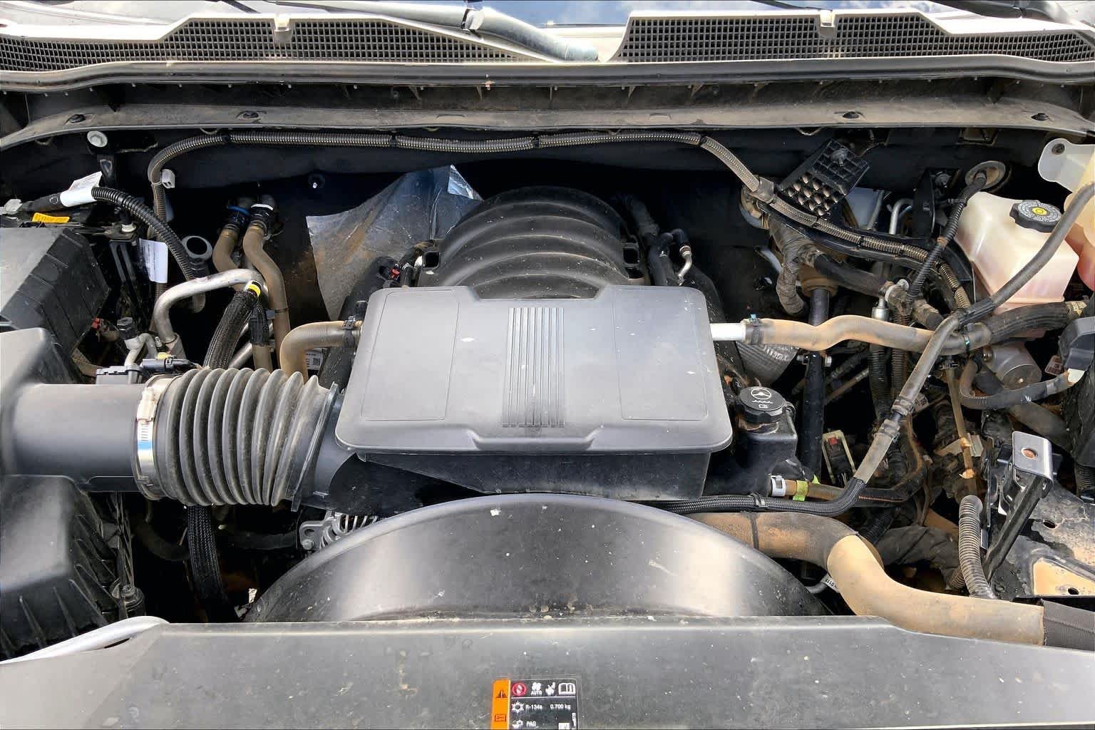 Used 2024 Summit White Chevrolet LT image 32