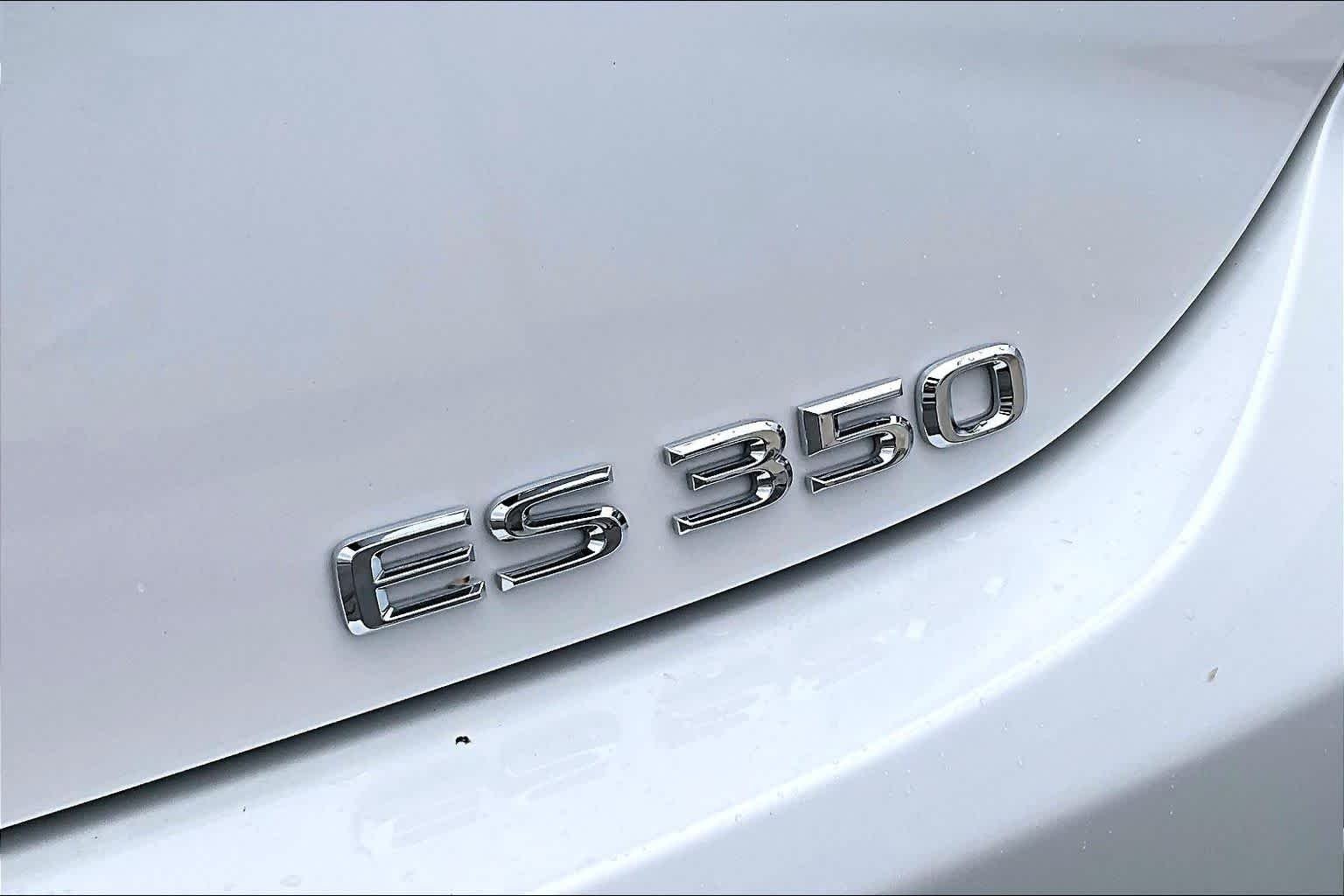 Used 2024 Eminent White Pearl Lexus  image 10