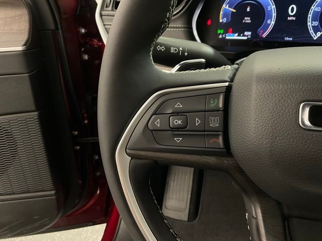 New 2026 Velvet Red Pearl-Coat Exterior Paint Jeep Laredo Altitude image 12