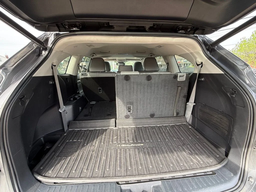 Used 2022 Gray Toyota XLE image 26