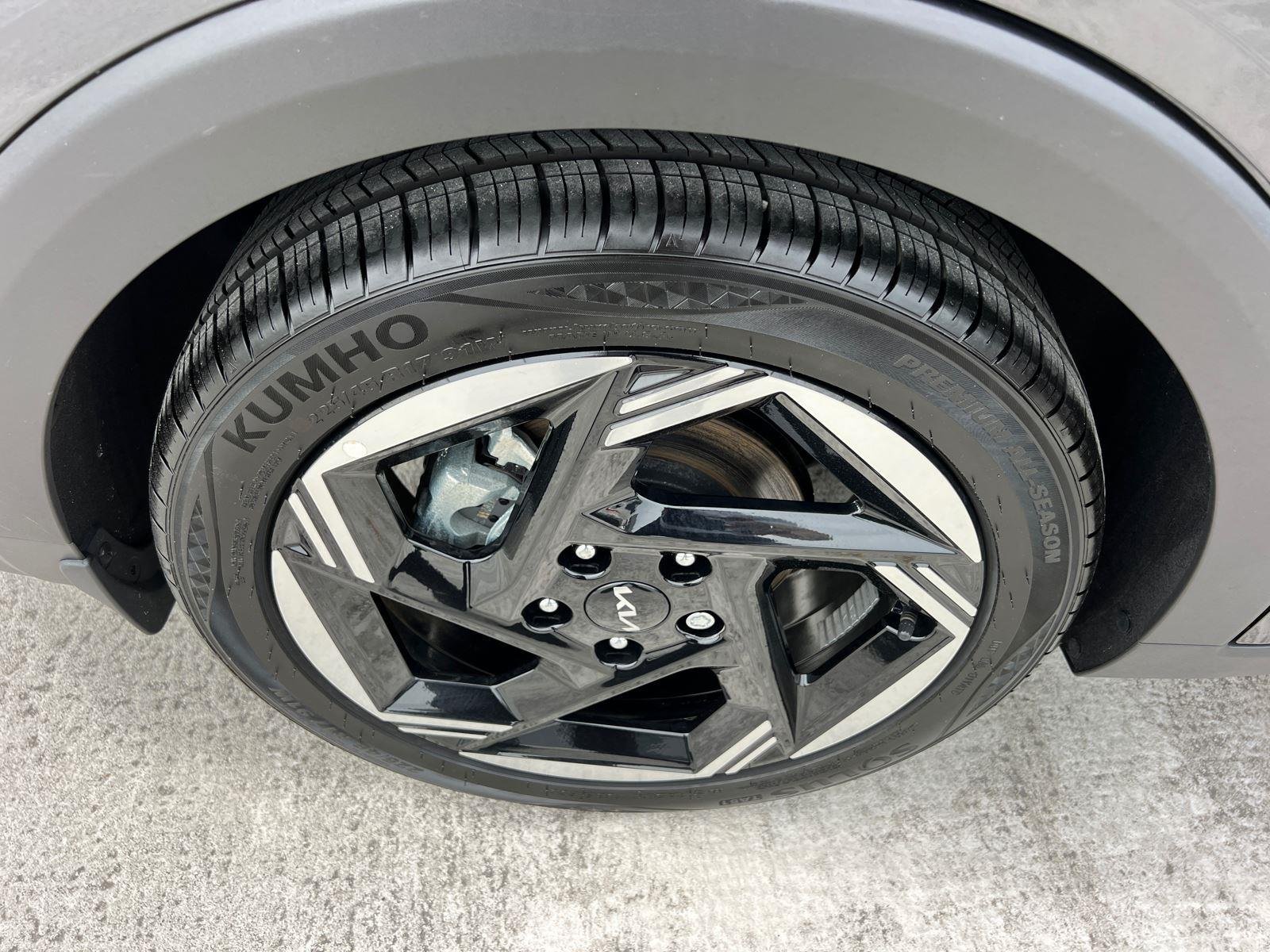 Used 2025 Interstellar Gray Kia EX image 17