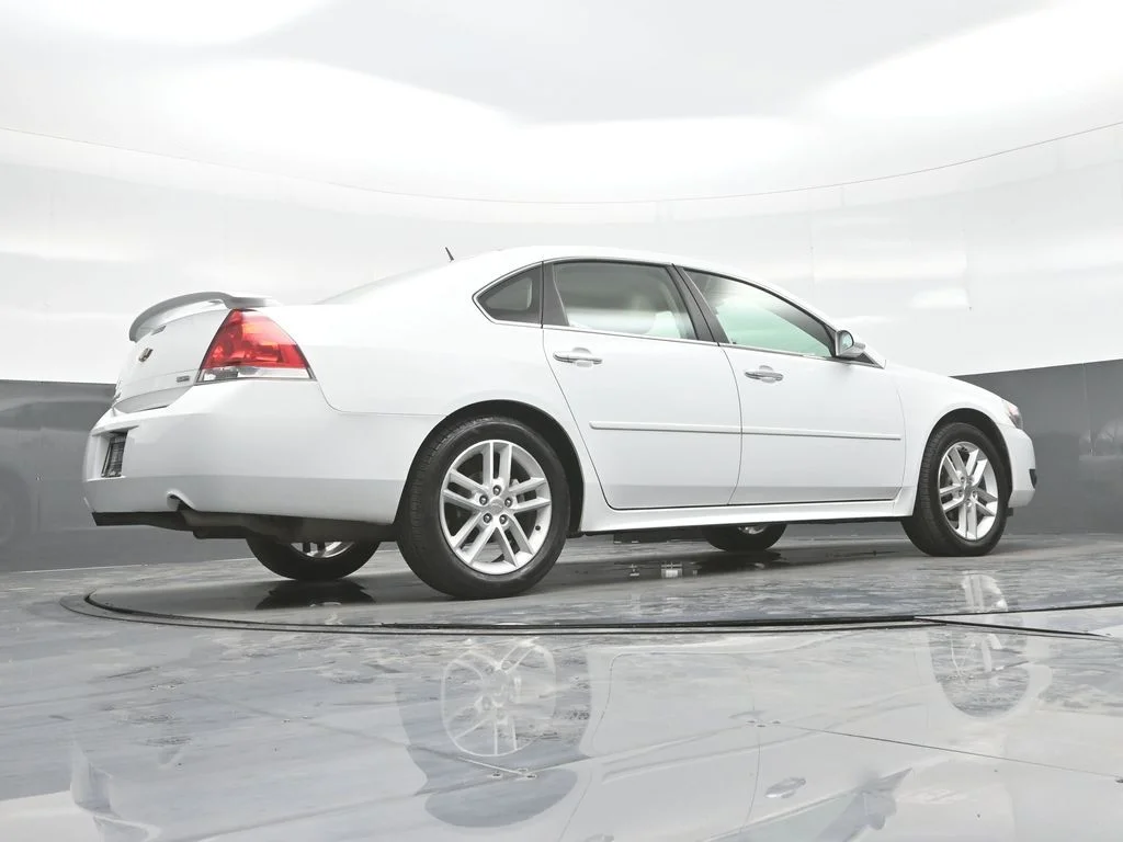 Used 2014 White Chevrolet LTZ image 25
