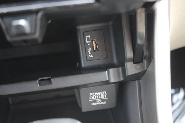 Used 2017 White Honda Touring image 10