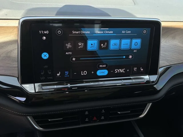 New 2026 Silver Volkswagen 2.0T SE w/Technology image 13