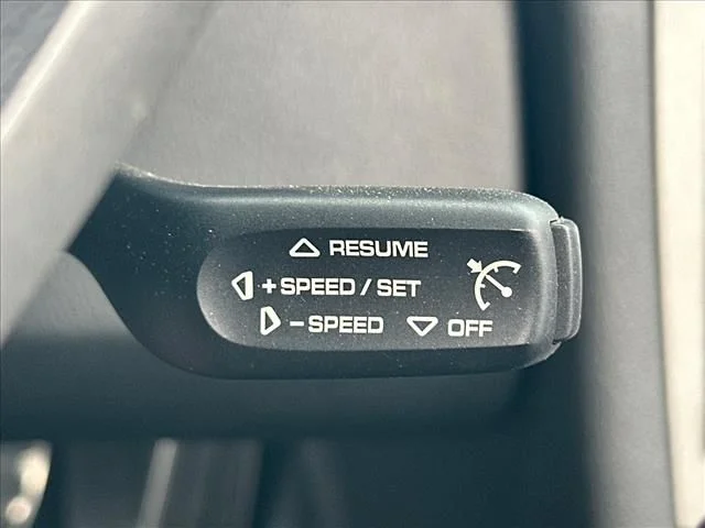 Used 2006  Porsche Carrera image 25