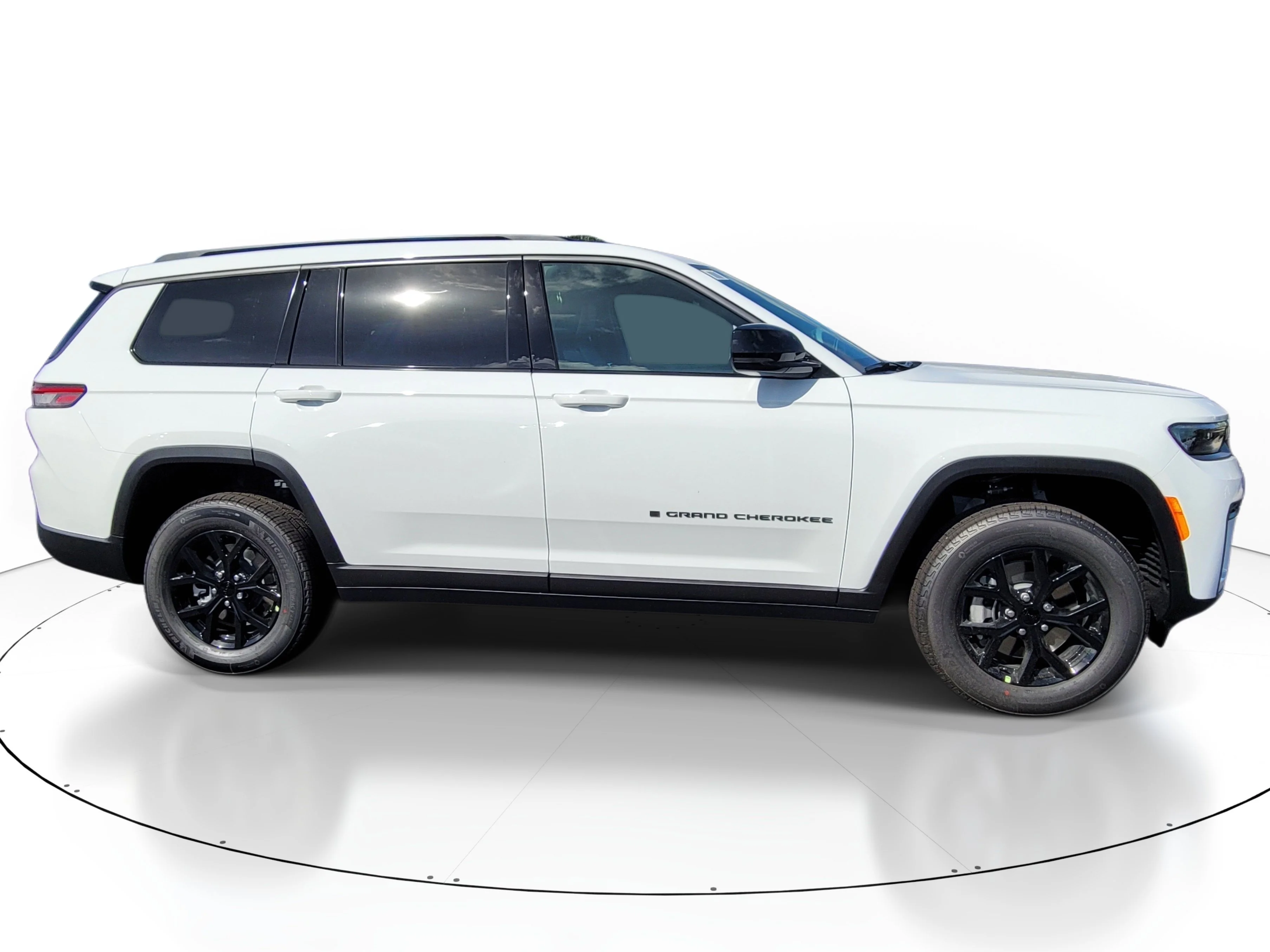 New 2026 Bright White Clearcoat Jeep Laredo Altitude image 5